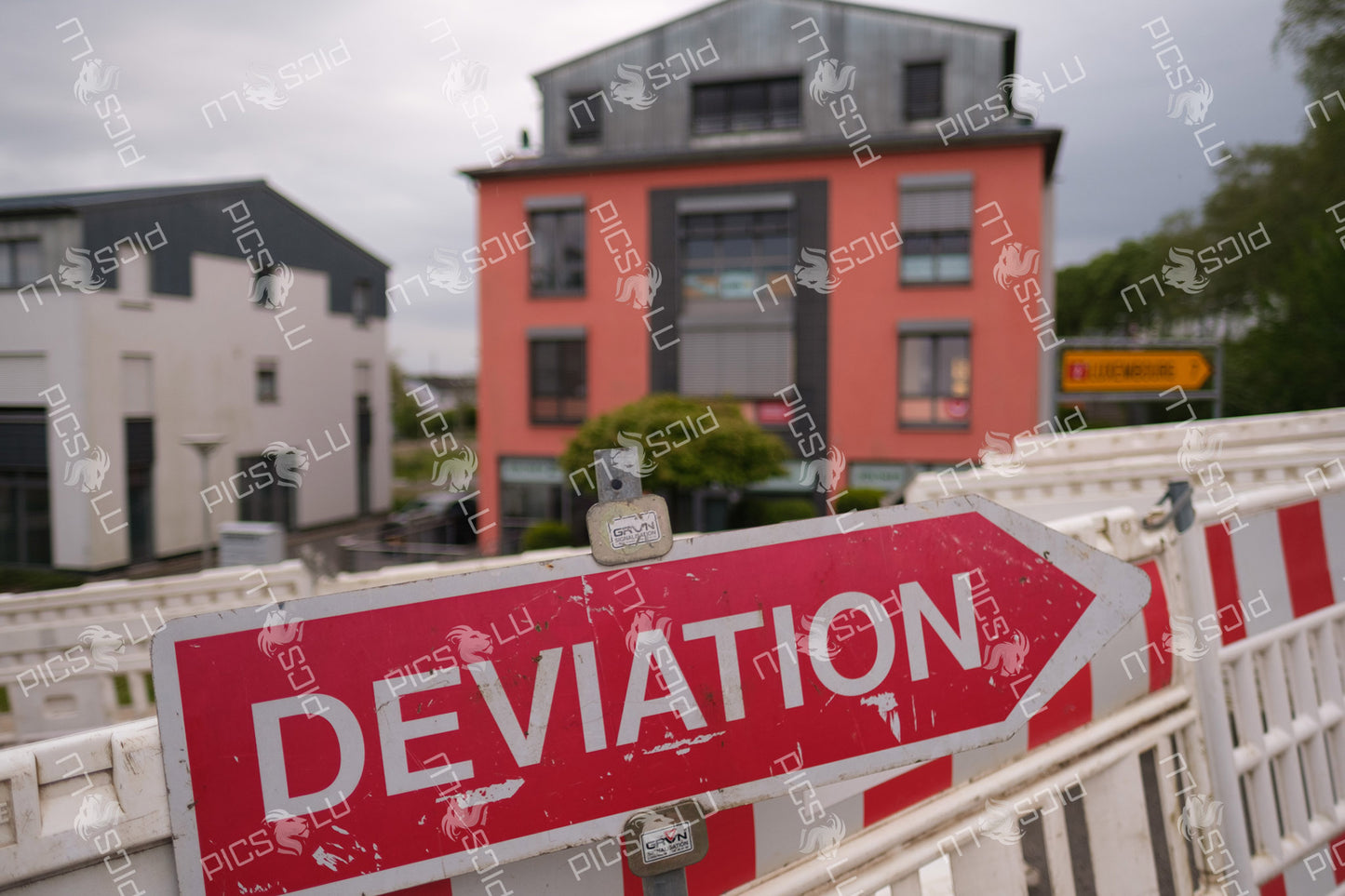 Roadwork deviation sign in Sandweiler