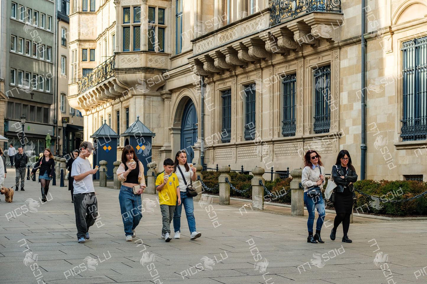 People walking and eating ice cream in Luxembourg city