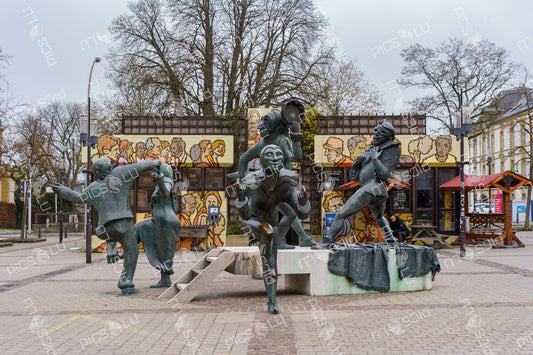 La Danse sculpture in Place d’Armes, Luxembourg City